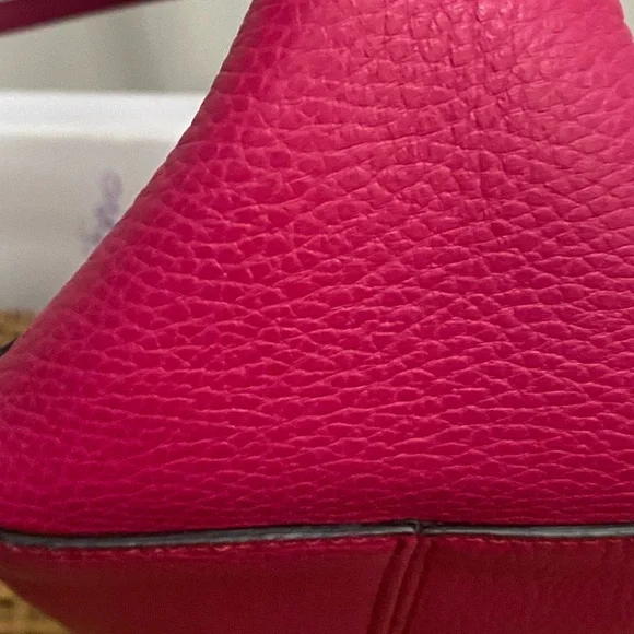 Gucci Tote - Picture 6 of 12